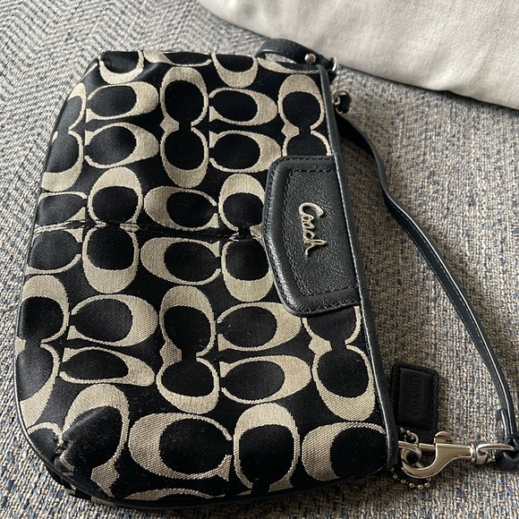 Coach Black Canvas Tan C Signature Leather Trim Wristlet Wallet. - Picture 4 of 16